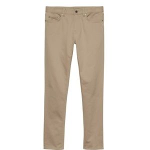 NWT. Traveler pant.